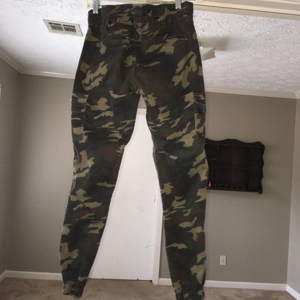 V.I.P Women’s Camouflage Joggers‼️‼️‼️ - Picture 3 of 3